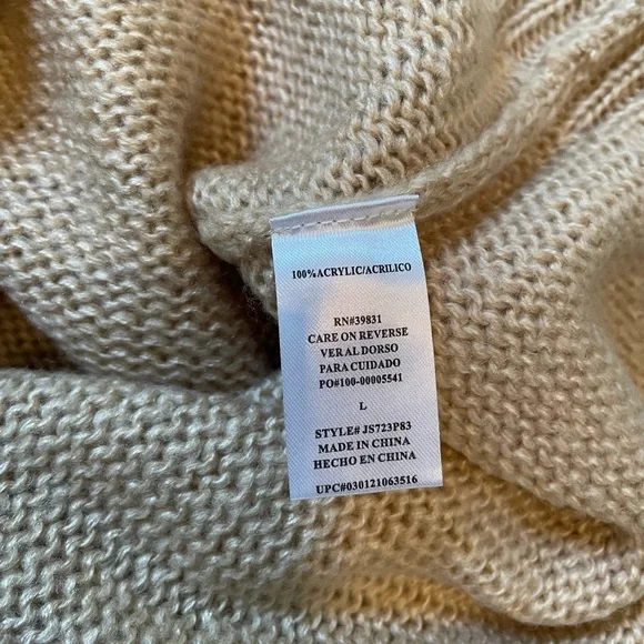 Olt long sleeve crew neck sweater size Large in camel with cute bird 🎉Host Pick🎉 - Picture 7 of 7